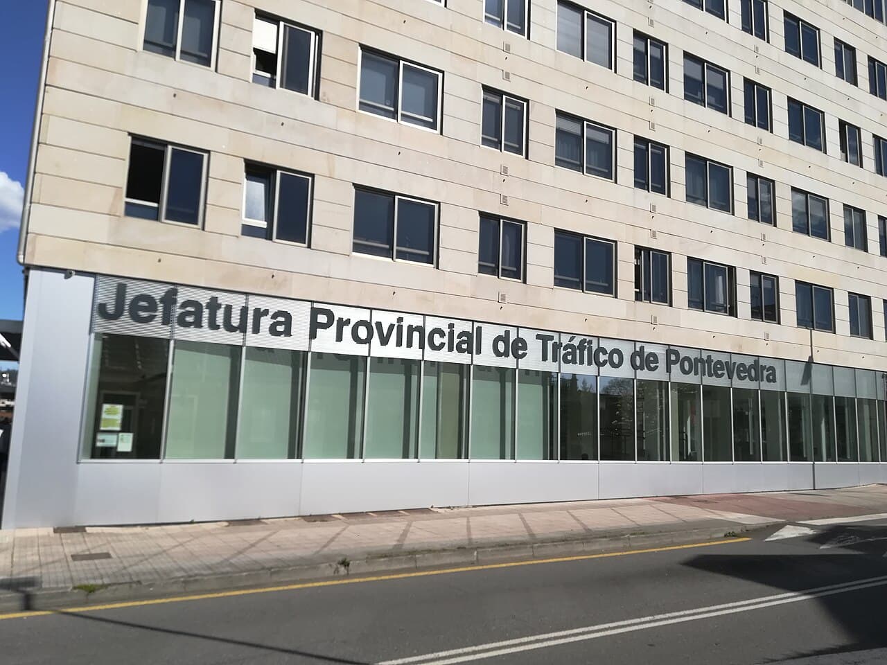 Een Jefatura Provincial de Tráfico (DGT-kantoor), waar het rijbewijs wordt omgewisseld