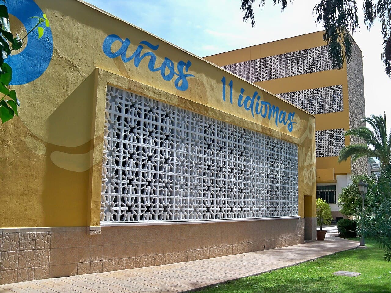 Gebouw van de Escuela Oficial de Idiomas (EOI) in Málaga, waar Spaanse taalcursussen en DELE-examens worden gegeven