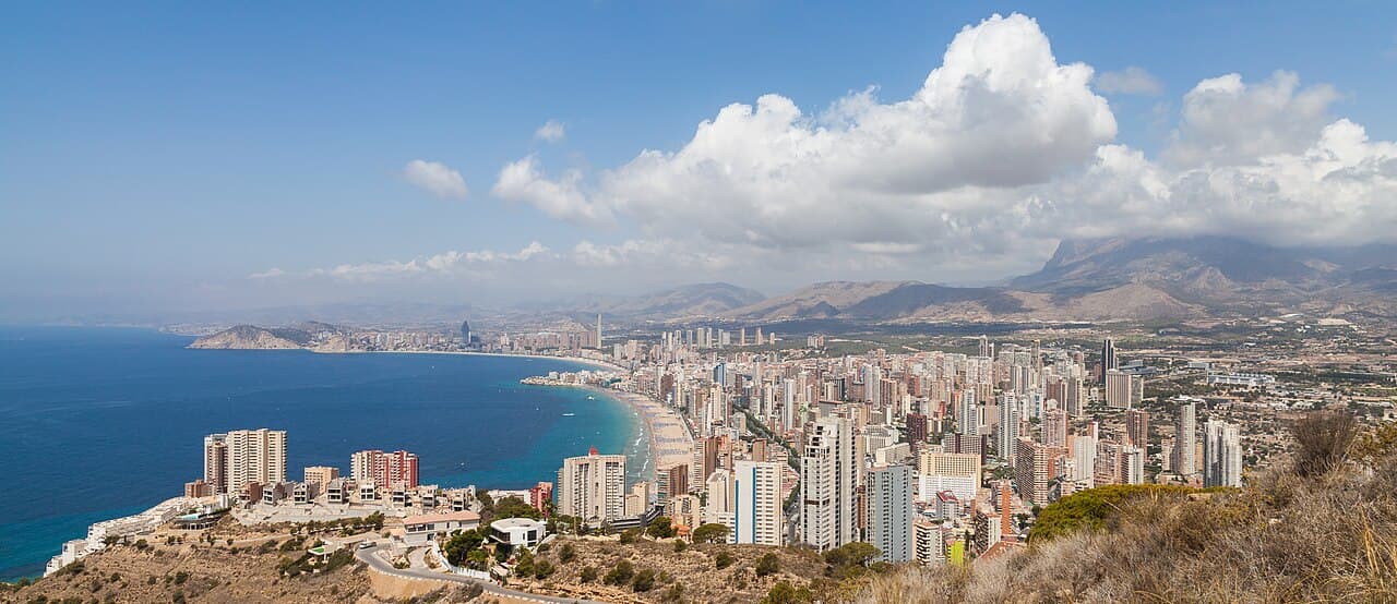 Skyline van Benidorm gezien vanaf de Sierra Helada